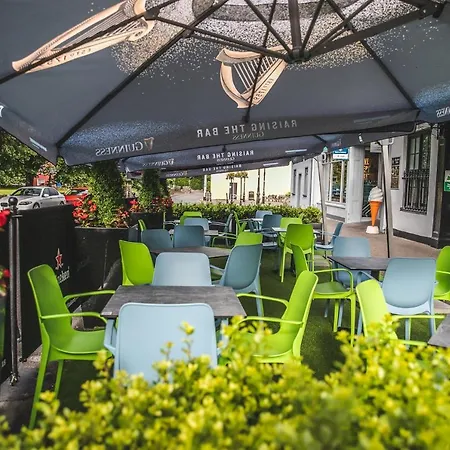 Pensjonat Muskerry Arms Bar And Blarney