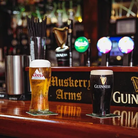 Pensjonat Muskerry Arms Bar And