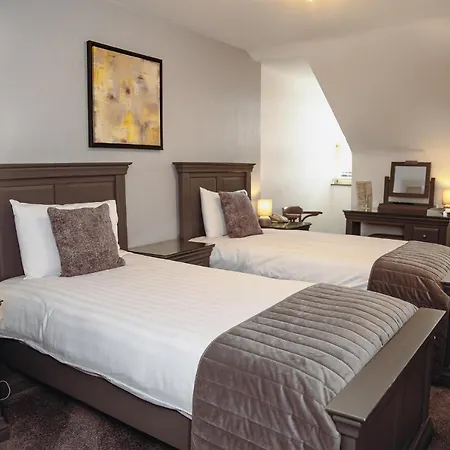 Muskerry Arms Bar And B&B Guest house