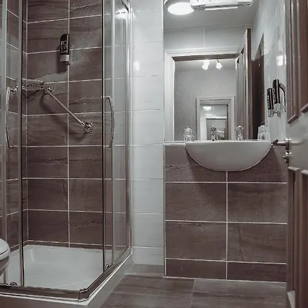 Guest house Muskerry Arms Bar And B&B