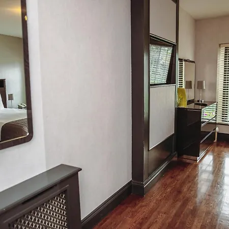 Muskerry Arms Bar And Gasthuis