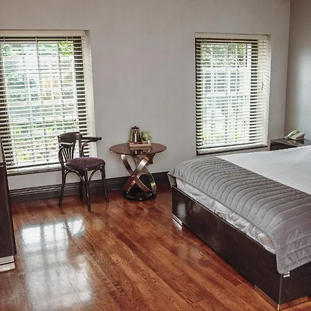 Muskerry Arms Bar And 3*