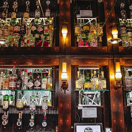 Konukevi Muskerry Arms Bar And 3*