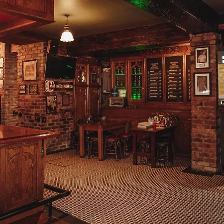 Pensjonat Muskerry Arms Bar And