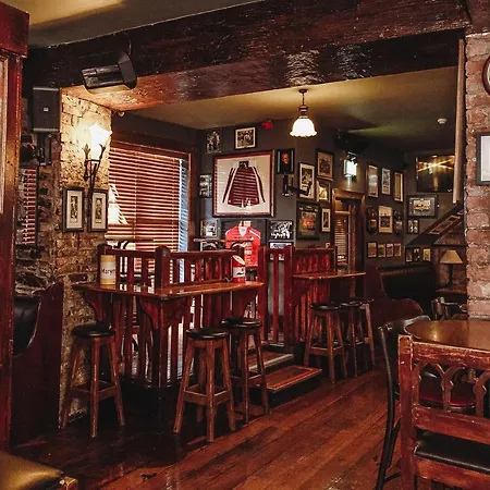 Muskerry Arms Bar And 3*