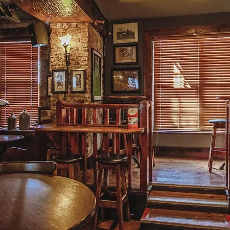 Muskerry Arms Bar And 3* Blarney