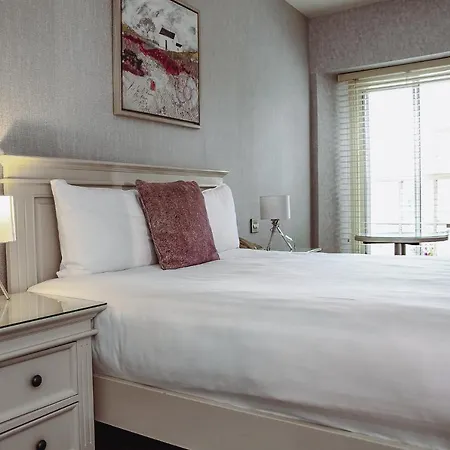 Muskerry Arms Bar And B&B Guest house