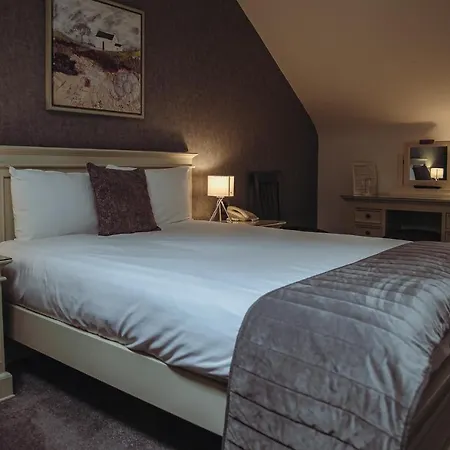 Muskerry Arms Bar And B&B Guest house