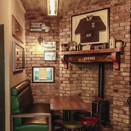 Pensjonat Muskerry Arms Bar And 3*