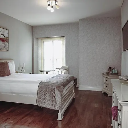 Muskerry Arms Bar And 3* Blarney