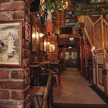 Konukevi Muskerry Arms Bar And