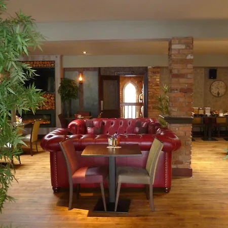 Muskerry Arms Bar And 3*