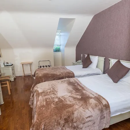 Pensjonat Muskerry Arms Bar And