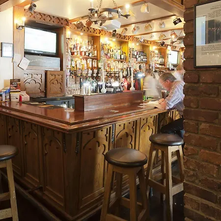Muskerry Arms Bar And Pensión 3*