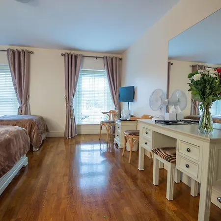 Konukevi Muskerry Arms Bar And 3*