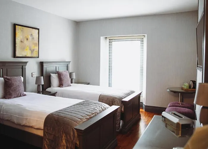 Muskerry Arms Bar And 3*