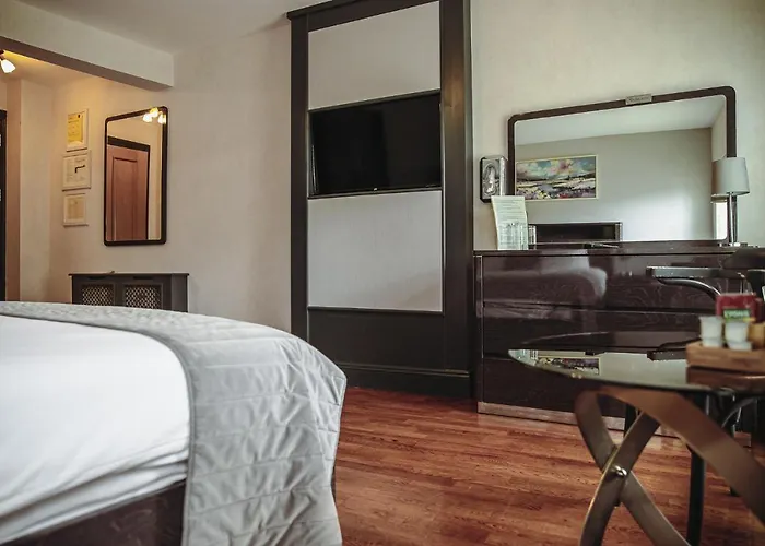 Muskerry Arms Bar And 3* Blarney