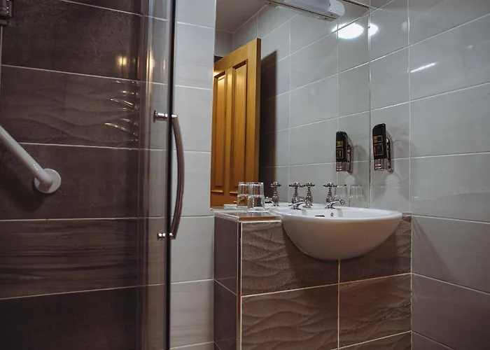 Muskerry Arms Bar And 3* Blarney