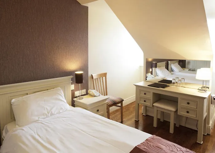 Muskerry Arms Bar And 3*